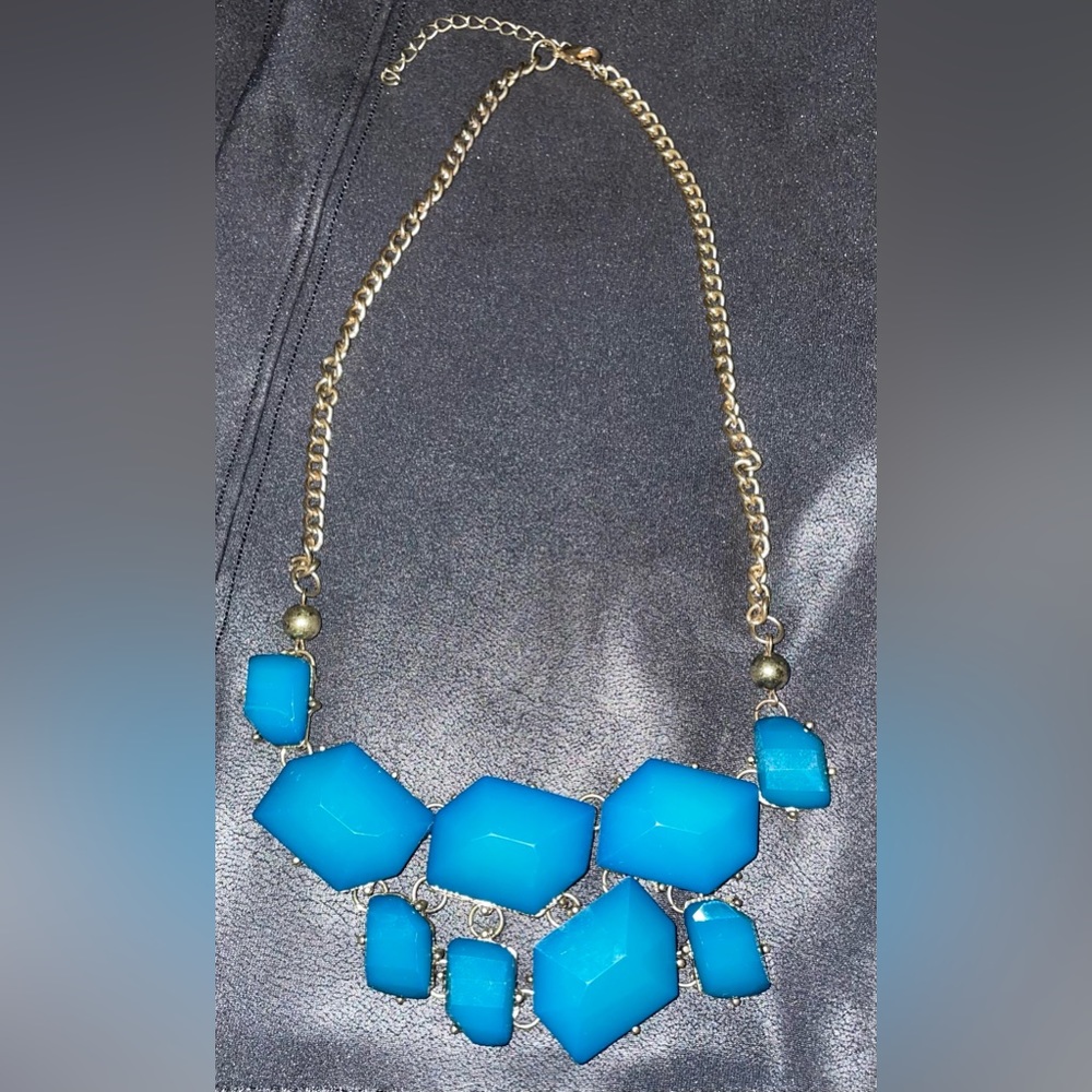 Women’s necklace